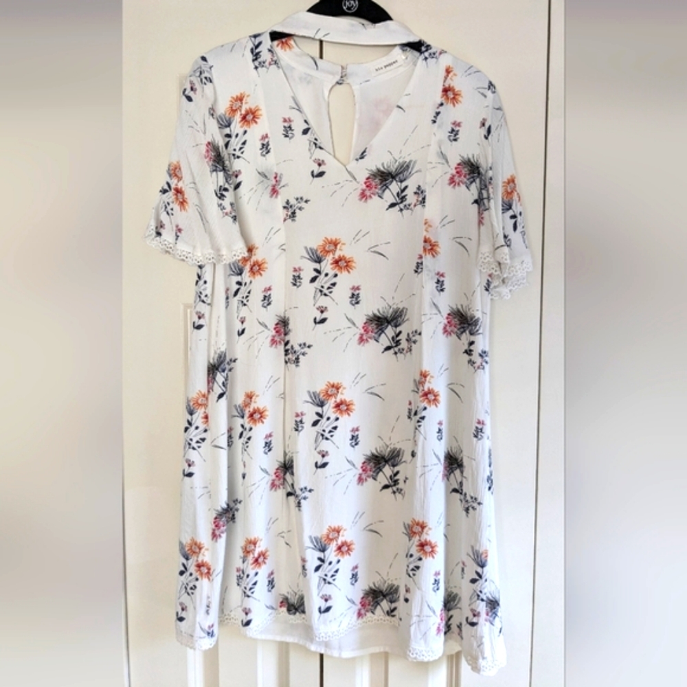Blu Pepper flowy white floral dress with choker collar